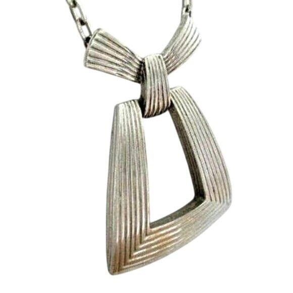 Vintage Doorknocker Pendant Necklace - Abstract Design - 90s Statement Jewelry - Picture 3 of 5